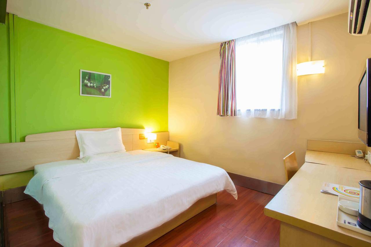 7Days Inn Zhongshan San Xiang Market Чжуншань Номер фото