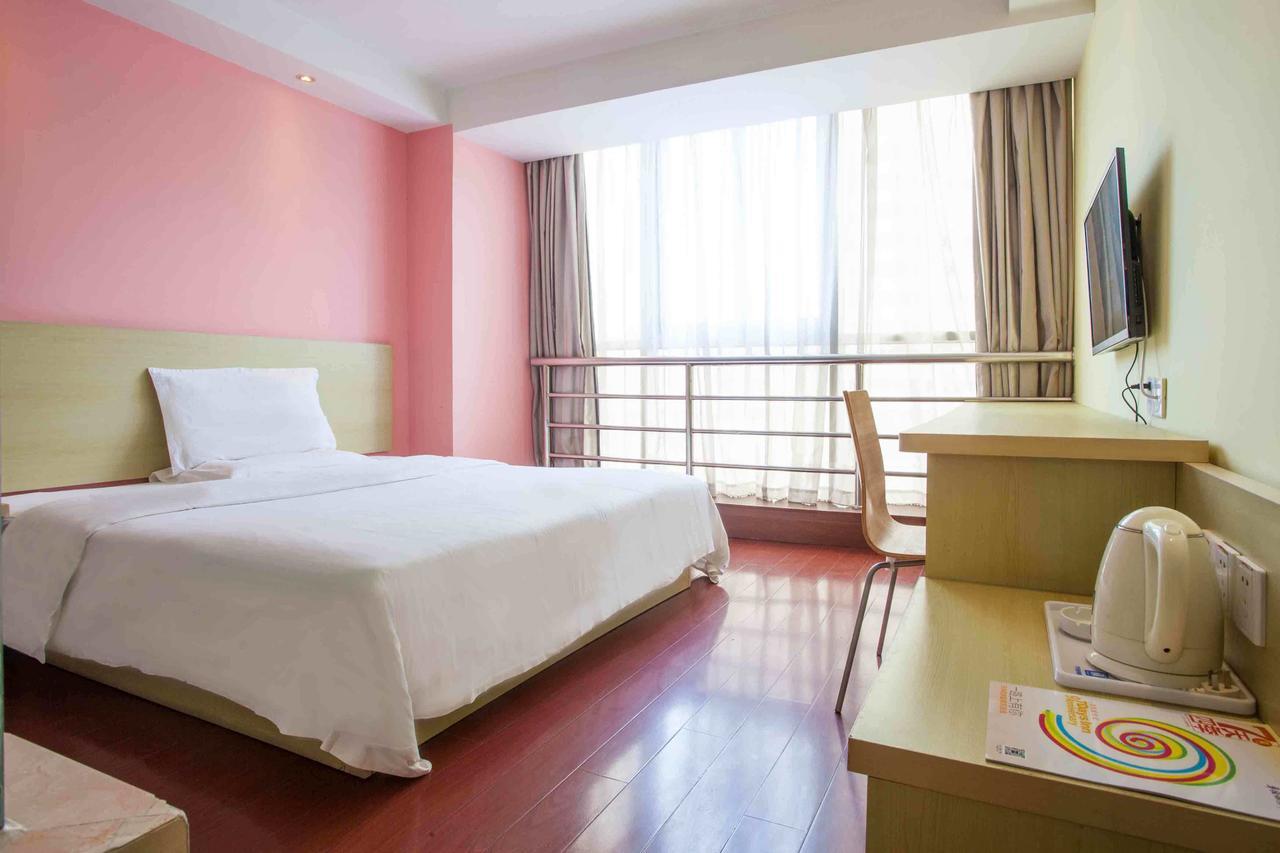 7Days Inn Zhongshan San Xiang Market Чжуншань Номер фото